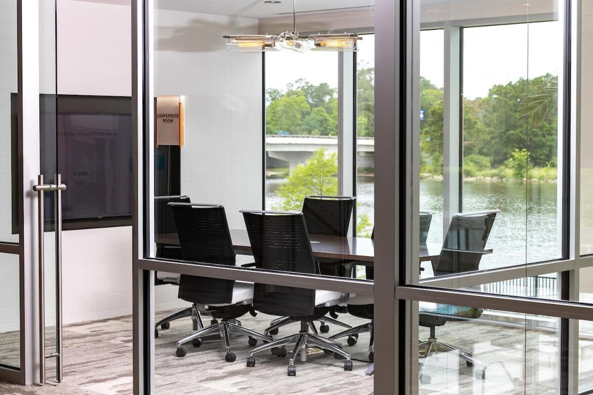The Executive Suite The Woodlands Exteriör bild